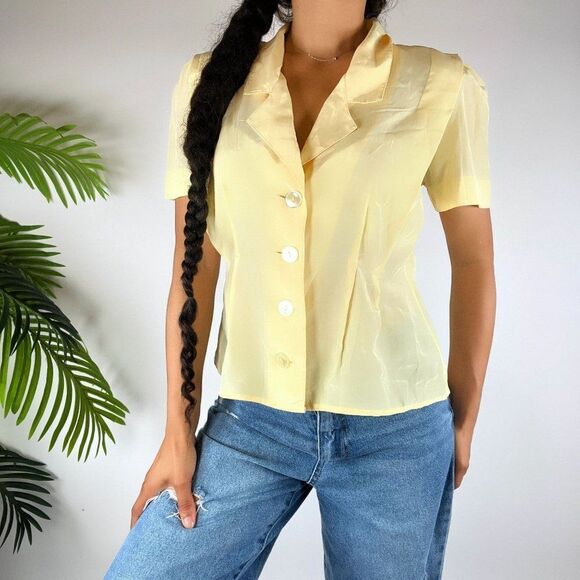 Vintage Y2K Yellow Cottagecore Fitted Button Up Short Sleeve Blouse / Size: 1 - Picture 3 of 4